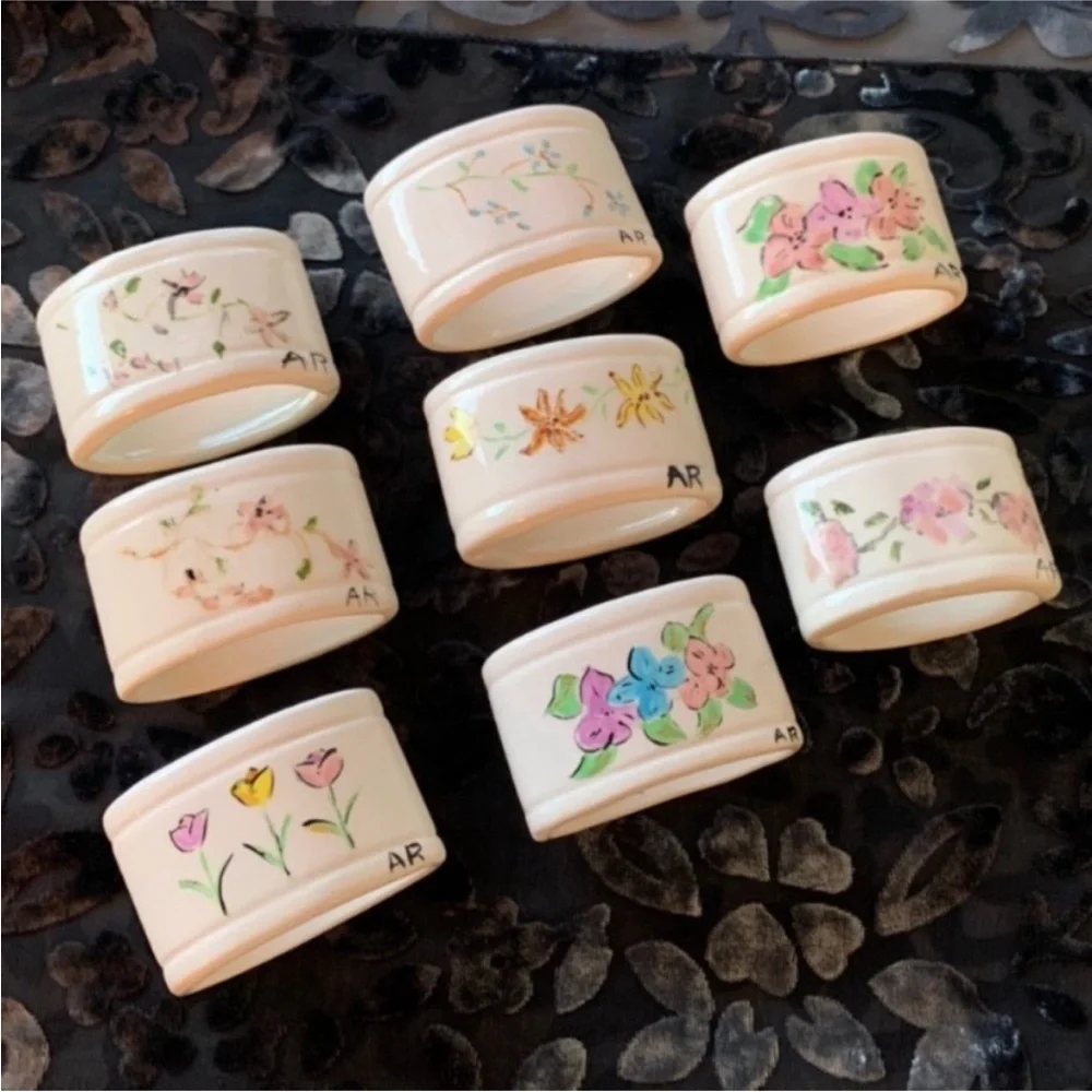 AR Floral porcelain Napkin Rings Set